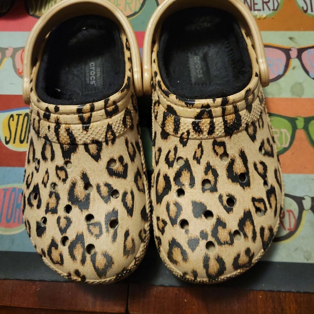 Crocs size 6